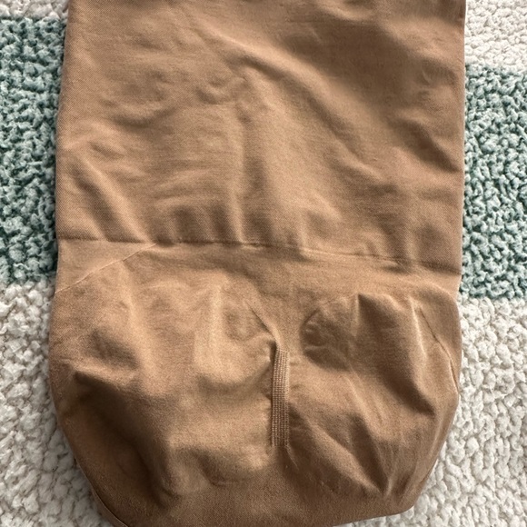 NWT ASSETS BY SPANX NUDE HIGH WAIST SHAPING PANTY - medium - Picture 7 of 8